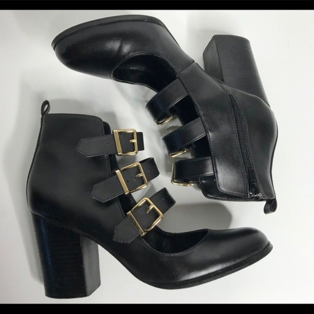 Steve Madden Headstrng Buckled Strappy Booties